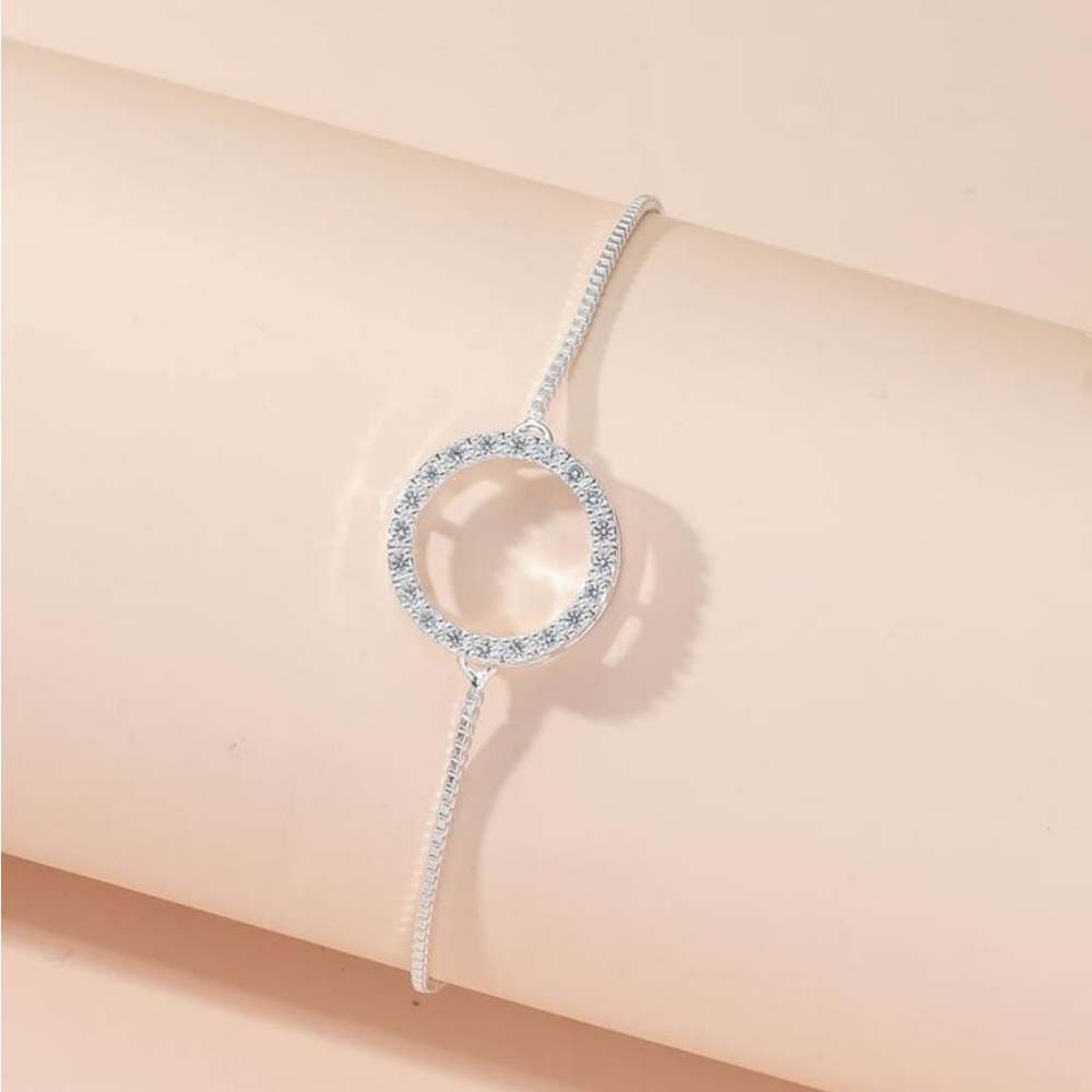 Silver‎ Tone Circle Adjustable Bracelet